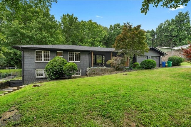property at 2661 Fleur De Lis Pl