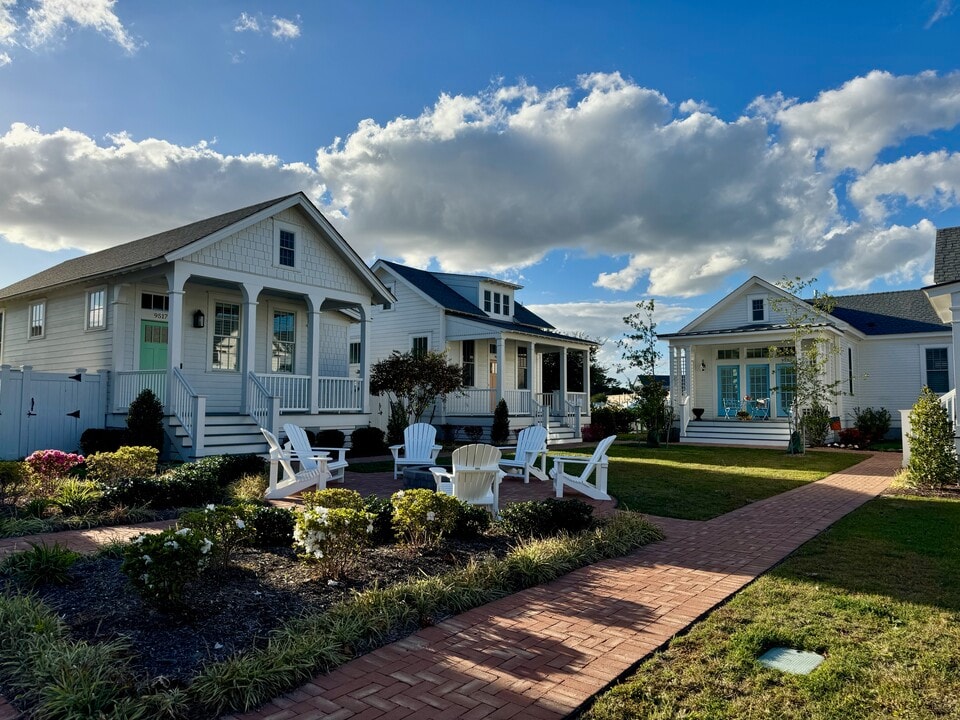 9517 23rd Bay St in Norfolk, VA - Building Photo