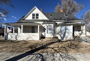 330 E Cache La Poudre St in Colorado Springs, CO - Building Photo
