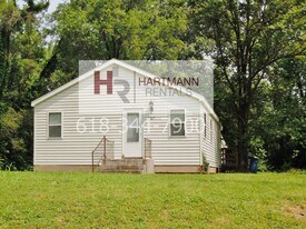 707 Hilda St in Edwardsville, IL - Building Photo