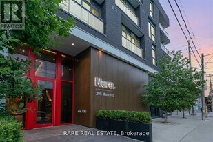 205 Manning Ave in Toronto, ON - Building Photo