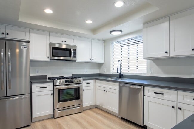 28525 Avenida La Paz in Cathedral City, CA - Building Photo - Building Photo