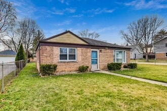 733 E Rockland Rd in Libertyville, IL - Building Photo - Building Photo