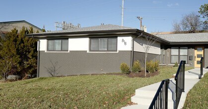 818 Francis Pl in Clayton, MO - Building Photo - Building Photo