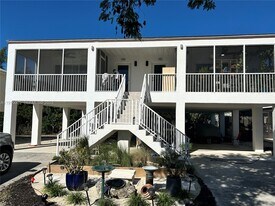 184 Adobe Casa Ct Dr in Tavernier, FL - Building Photo