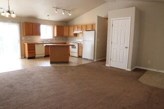 310 S Rachel Ave in Milliken, CO - Building Photo - Building Photo