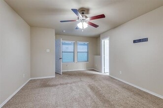 10832 Live Oak Creek Dr in Fort Worth, TX - Building Photo - Building Photo