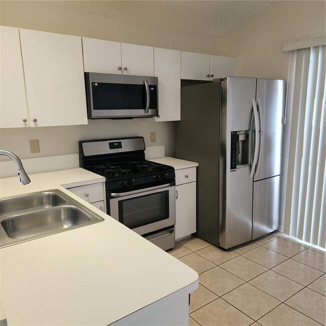 28525 Seashell Ct in Wesley Chapel, FL - Building Photo - Building Photo