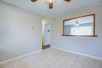 356 Schnebelt St, Unit 1 in Greendale, IN - Building Photo - Building Photo