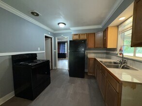 3030 Oak Forest Dr in Jackson, MS - Building Photo - Building Photo