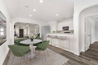 3614 Judges Dr in Ennis, TX - Foto de edificio - Building Photo