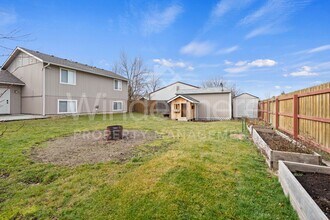 909 E 1st Ave in Post Falls, ID - Building Photo - Building Photo