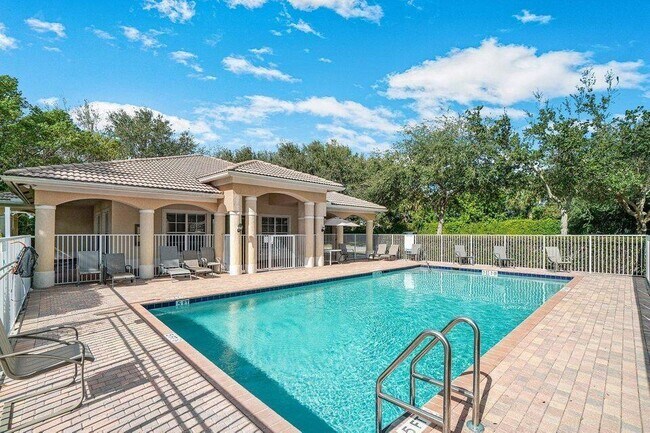 6393 Bella Cir-Unit -505 in Boynton Beach, FL - Building Photo - Building Photo