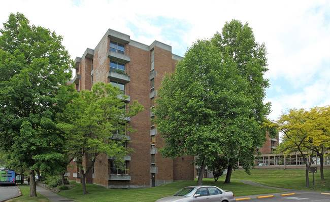 Center Park Apartments in Seattle, WA - Building Photo - Building Photo