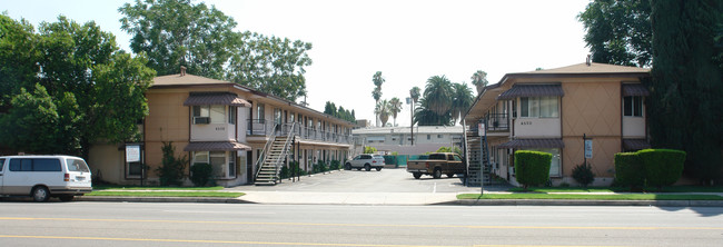 4520 Hazeltine Ave in Van Nuys, CA - Building Photo - Building Photo