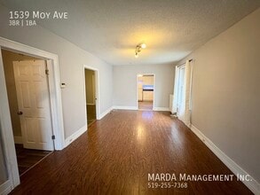 1539 Moy Ave in Windsor, ON - Building Photo - Building Photo