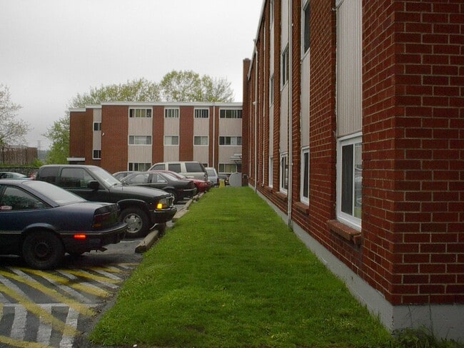 3 Fernhill Drive in Halifax, NS - Building Photo - Building Photo
