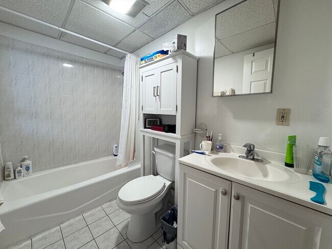 100 Brook St, Unit #1 in Brookline, MA - Building Photo - Building Photo