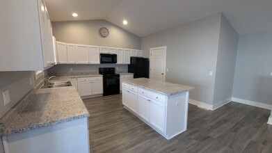 2018 Parkside Ct in Milan, IL - Building Photo - Building Photo