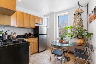 50 Horatio St, Unit 5 in New York, NY - Building Photo