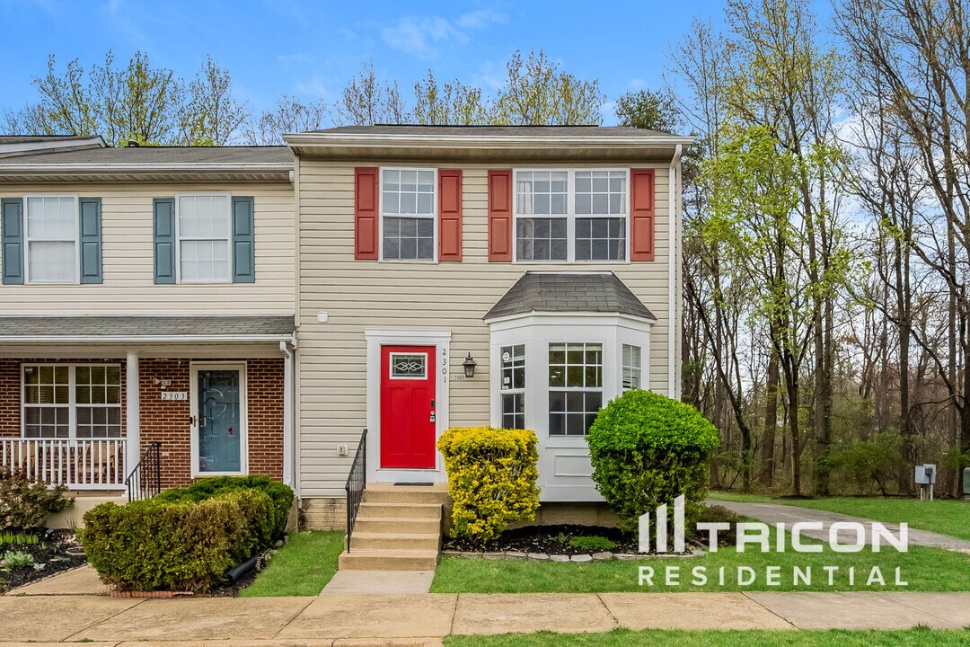 2301 Bentonia Ct in District Heights, MD - Building Photo