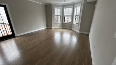 283 Lamartine St, Unit 4-bed 2-bath unit #2 in Boston, MA - Building Photo - Building Photo