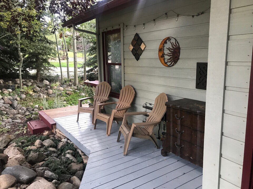 1887 Hunters Dr in Steamboat Springs, CO - Building Photo