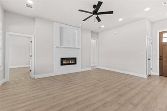 2315 Progress Dr in Brenham, TX - Building Photo - Building Photo