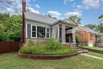 3699 Edgebrook Dr in Cincinnati, OH - Building Photo - Building Photo