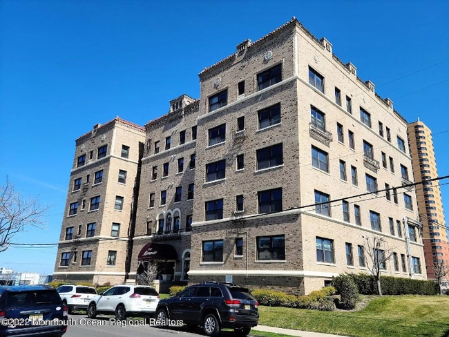 1700 Webb St in Asbury Park, NJ - Foto de edificio - Building Photo