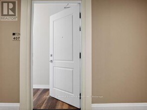 610 Farmstead Dr in Milton, ON - Building Photo - Building Photo