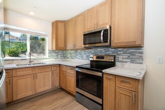2671 Silver Oaks Way in Spring Valley, CA - Building Photo - Building Photo