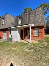 1121 Lake Dr in Gonzalez, FL - Building Photo - Building Photo
