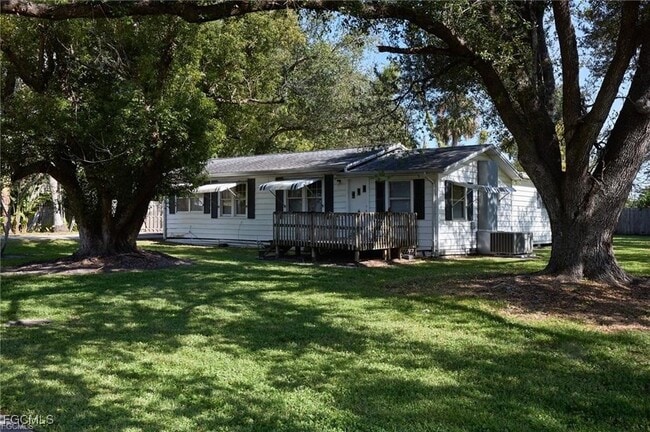 10461 McGregor Blvd in Ft. Myers, FL - Building Photo - Building Photo