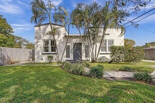 411 SW 19th St, Unit 1-2 in Fort Lauderdale, FL - Building Photo