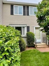 4 Erick Rd in Mansfield, MA - Building Photo - Building Photo