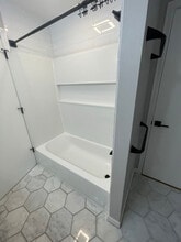 5965 Teakwood Dr in Greendale, WI - Foto de edificio - Building Photo