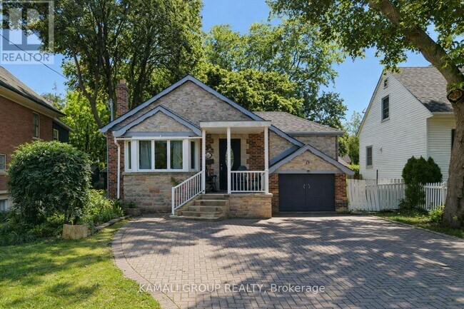 46 Centre St E in Richmond Hill, ON - Building Photo - Building Photo