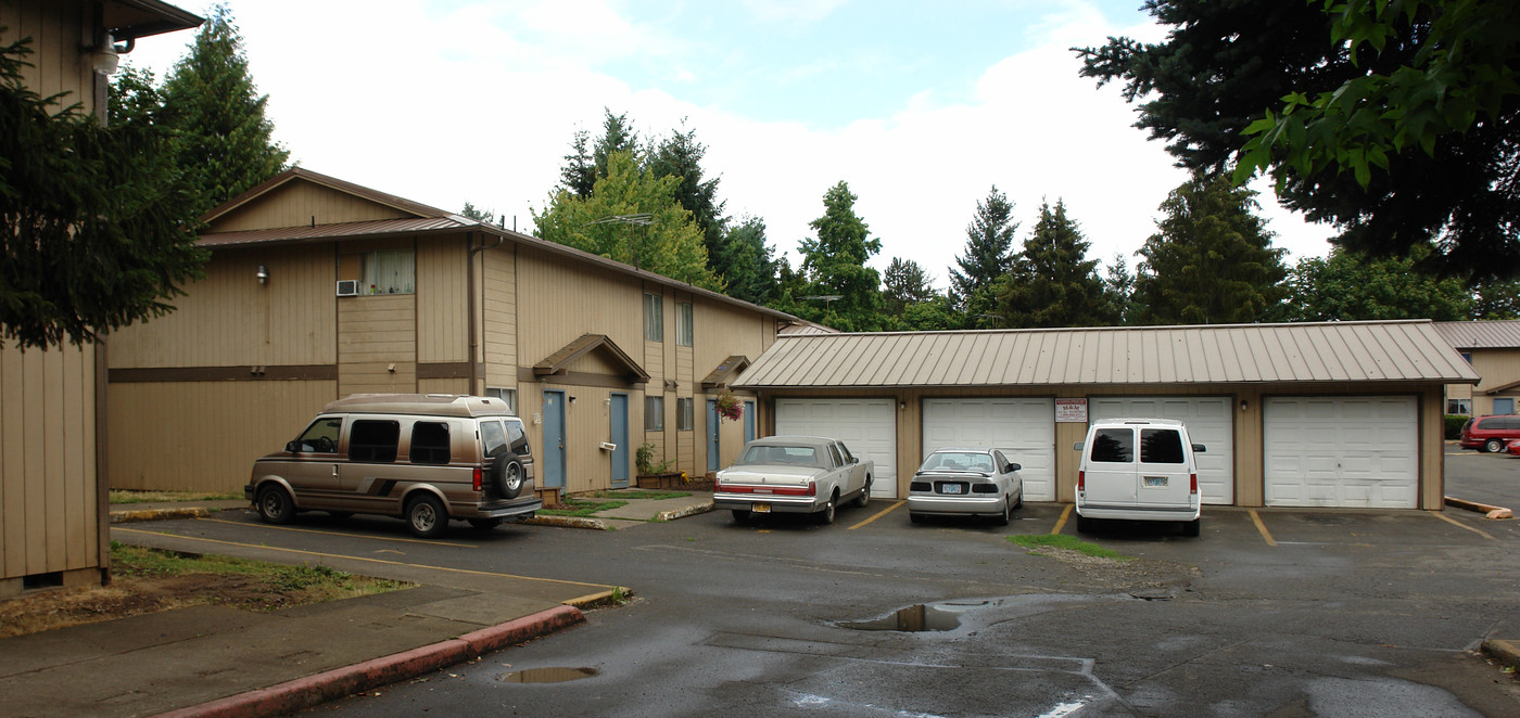 Clearview Apartments in Salem, OR - Building Photo