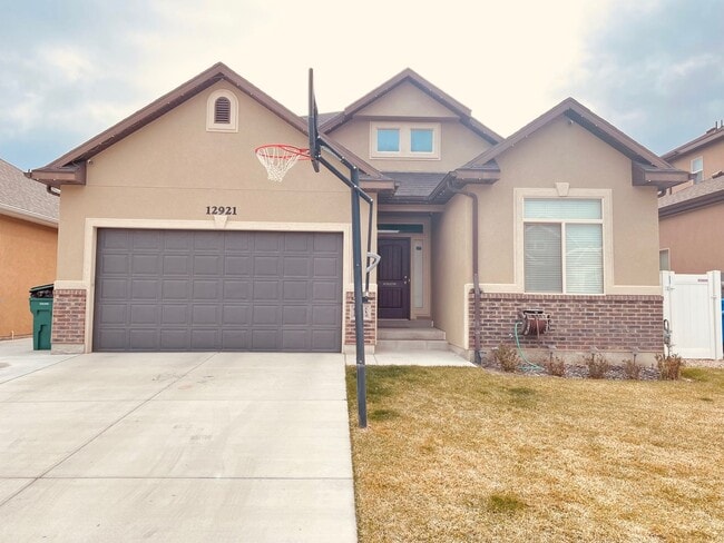 12921 Tortoise Lane in Riverton, UT - Building Photo - Building Photo