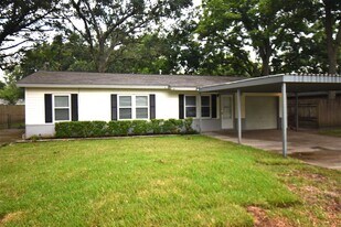 509 David Ave in League City, TX - Building Photo