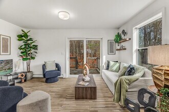 114 Cove Rd in Bangor, ME - Building Photo - Building Photo