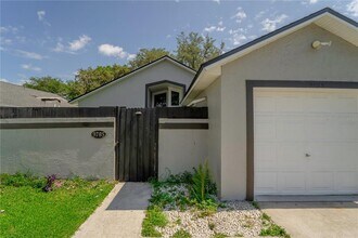 9785 Piney Point Cir in Orlando, FL - Building Photo - Building Photo