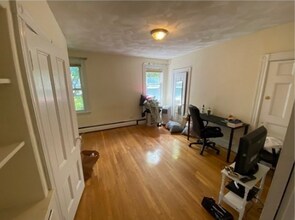 9 Craig Pl in Brookline, MA - Building Photo - Building Photo