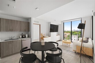 1631 SW 32nd Ave, Unit 301 in Miami, FL - Building Photo - Building Photo