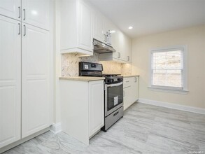 1667 Northern Blvd in Roslyn, NY - Building Photo - Building Photo