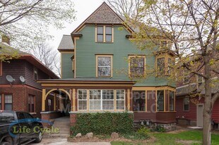 354 Richard Terrace SE in Grand Rapids, MI - Building Photo