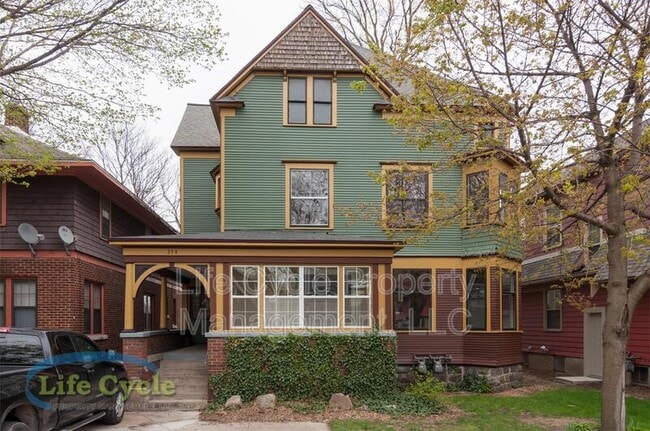 property at 354 Richard Terrace SE