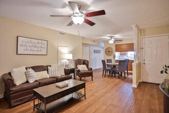 Hickory Trace Village Apartments in Hickory, NC - Building Photo - Building Photo