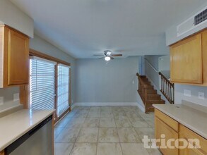 9833 N 47th Dr in Glendale, AZ - Foto de edificio - Building Photo